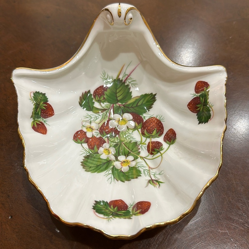 Vintage Hammersly Bone China Strawberry dish
